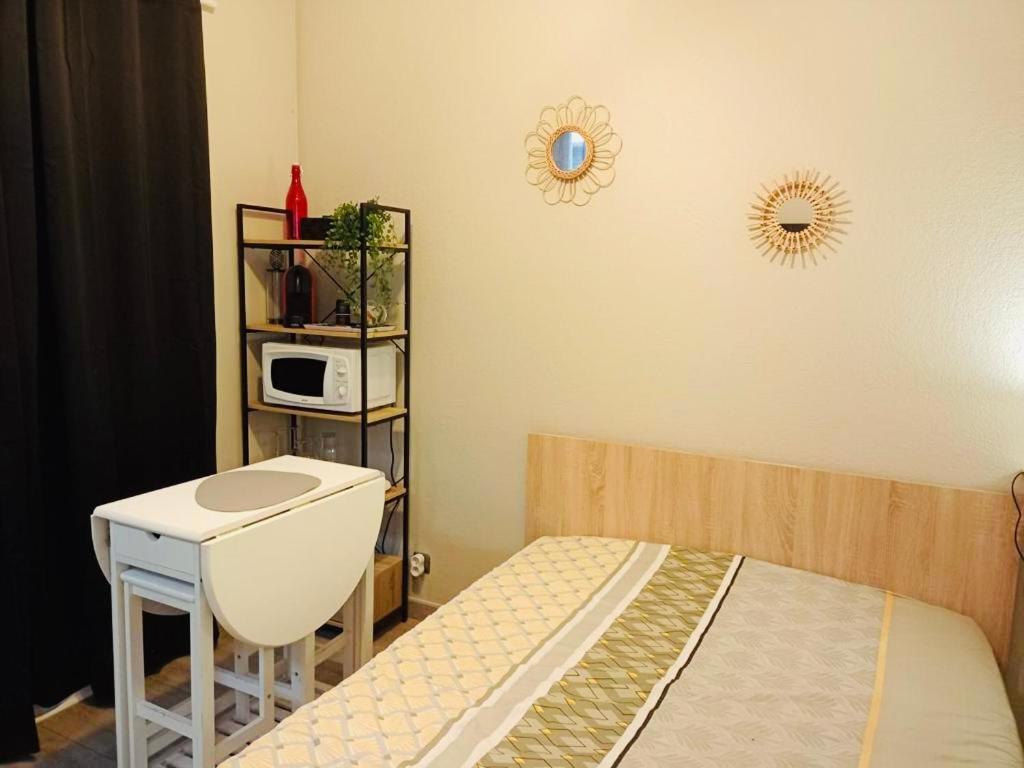 Appartement Calme Et Bien Situe Тарб Екстериор снимка
